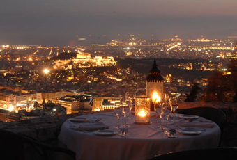 ディオニソスレストランから見た夜景の写真